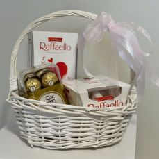 Подарунковий кошик цукерок