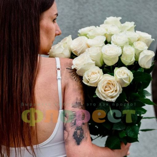 Букет 25 білих троянд
